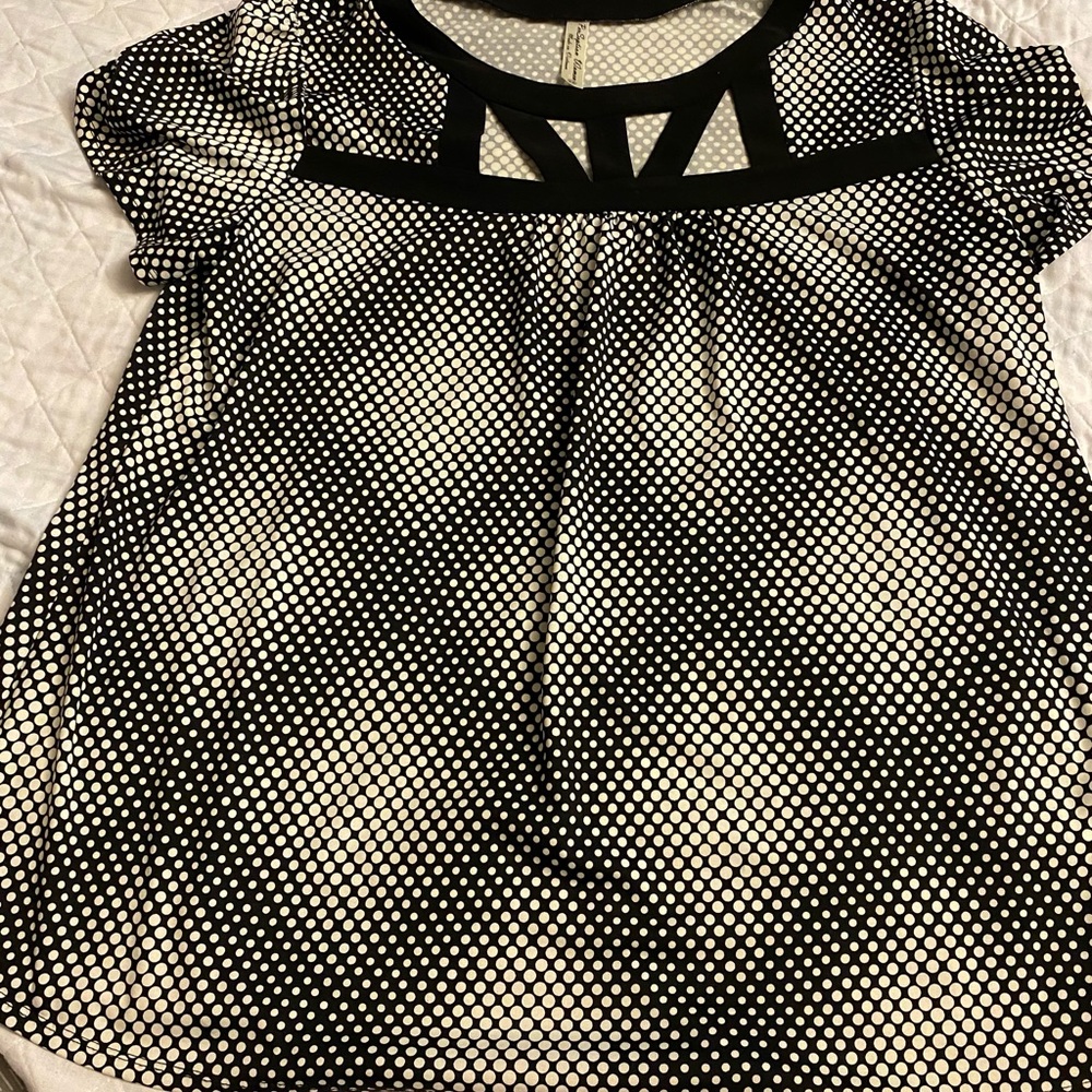 Women’s Polka Dot Dressy/Comfortable Top
